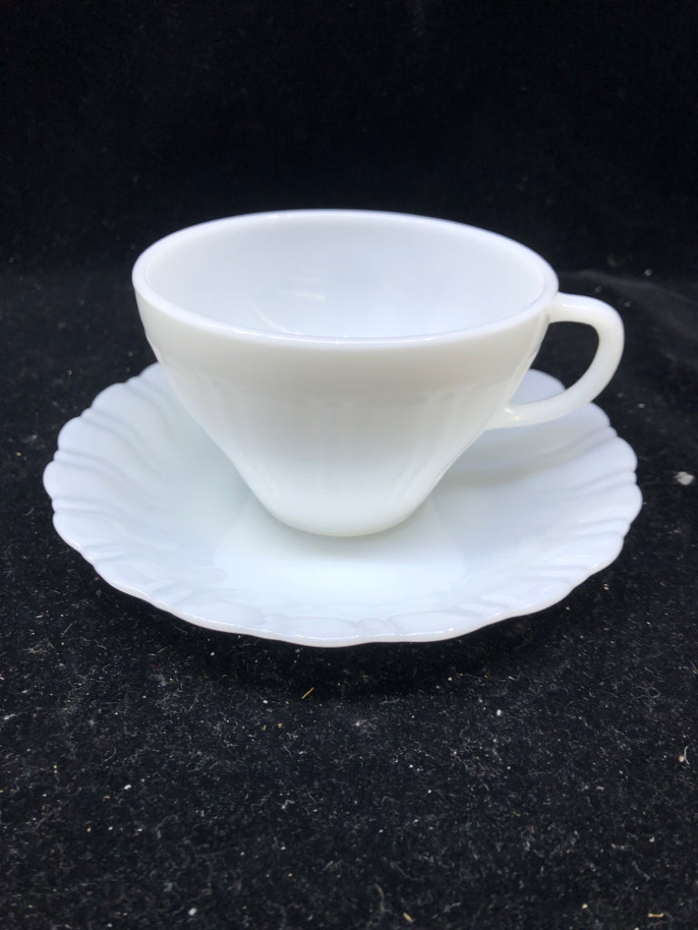 VTG MILK GLASS CORNING WARE TEACUP/SAUCER.