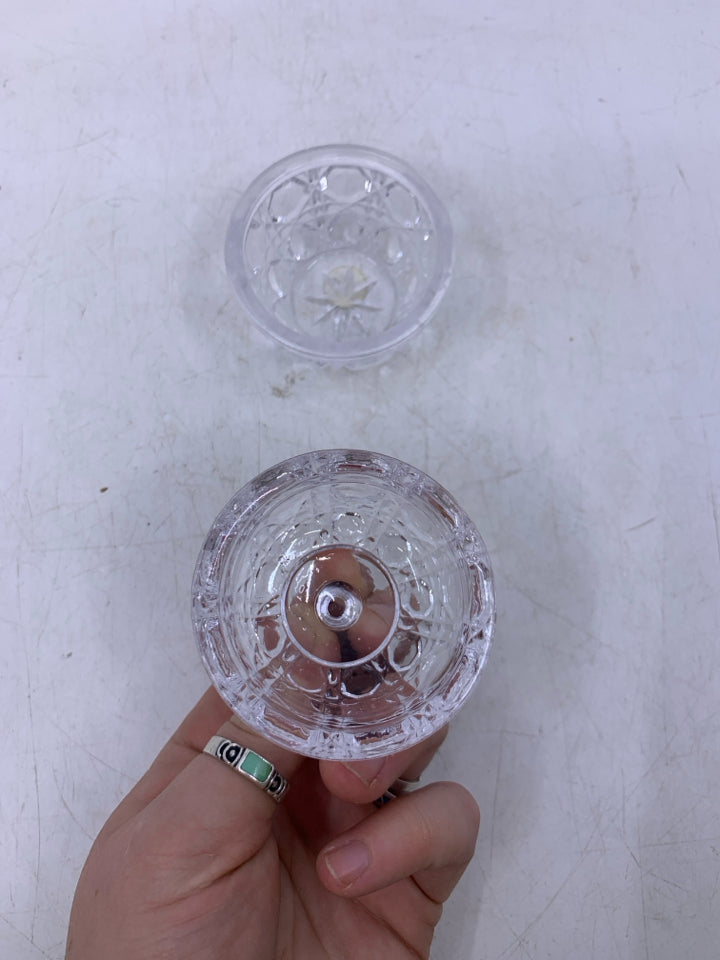 GLASS TEXTURED APPLE SHAPED.