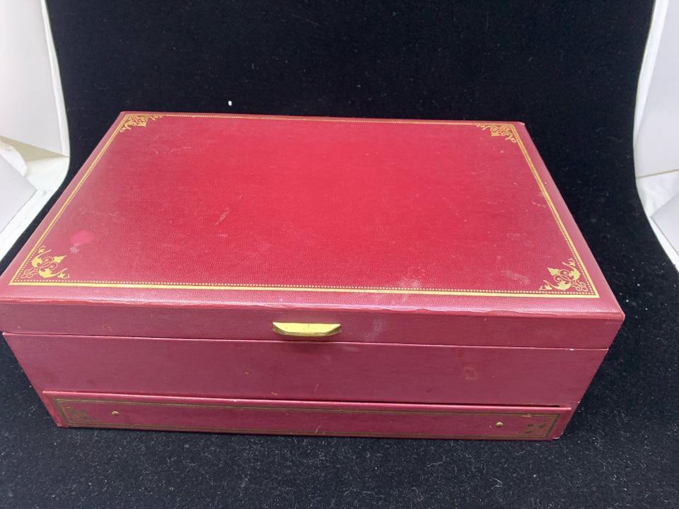 VTG FAUX RED LEATHER JEWELRY BOX.