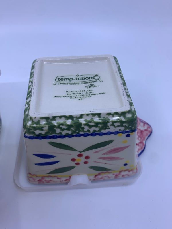 SMALL SQUARE PINK/GREEN STORAGE CONTAINERS W/ LID.