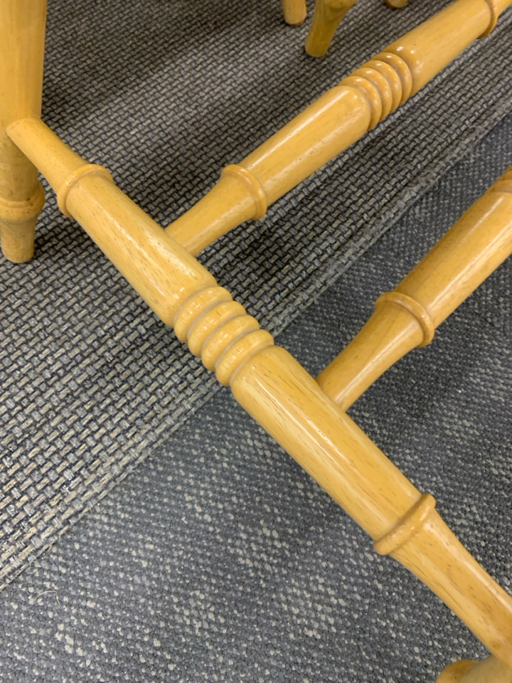 4PC SET TAN WOODEN DINING ROOM CHAIRS.