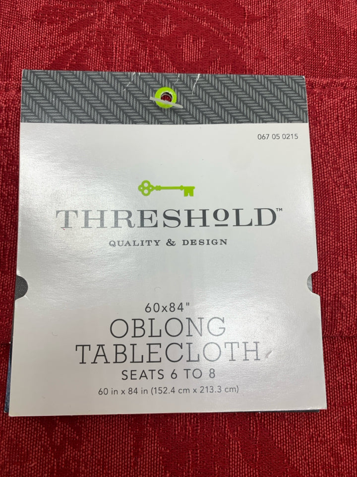 NIP RED OBLONG THRESHOLD TABLECLOTH.