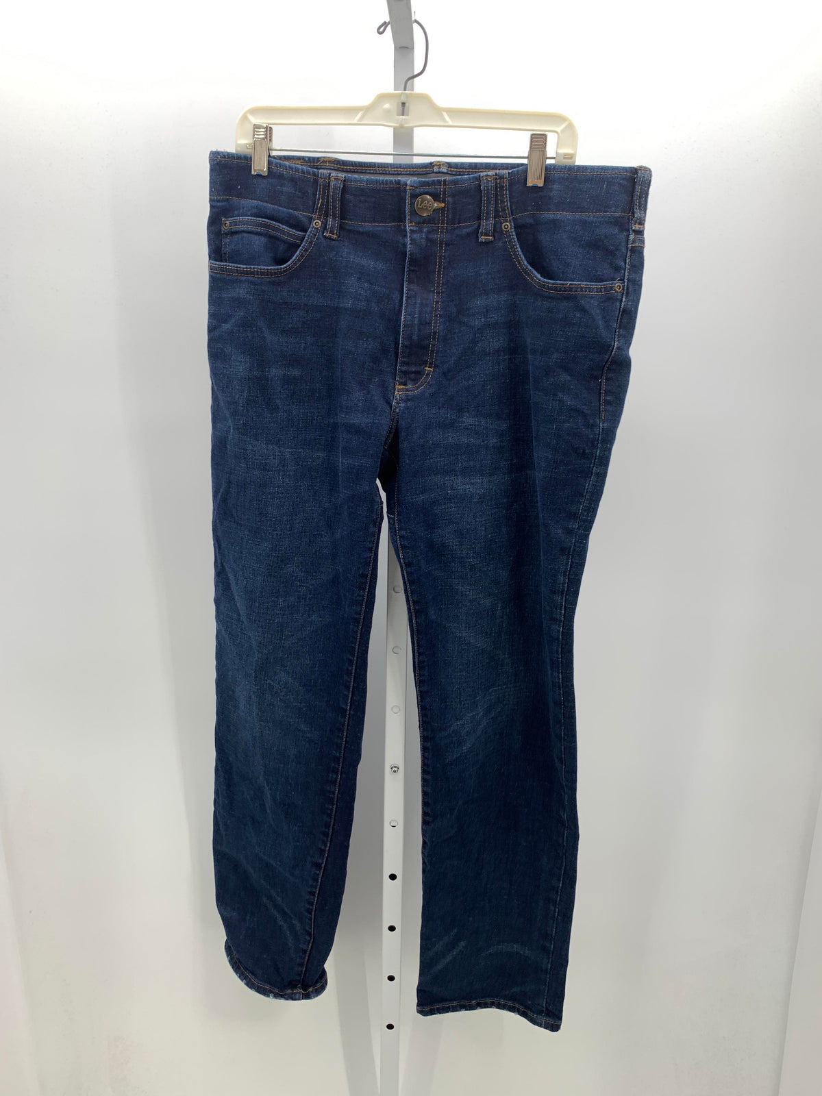 REGULAR FIT STRAIGHT LEG