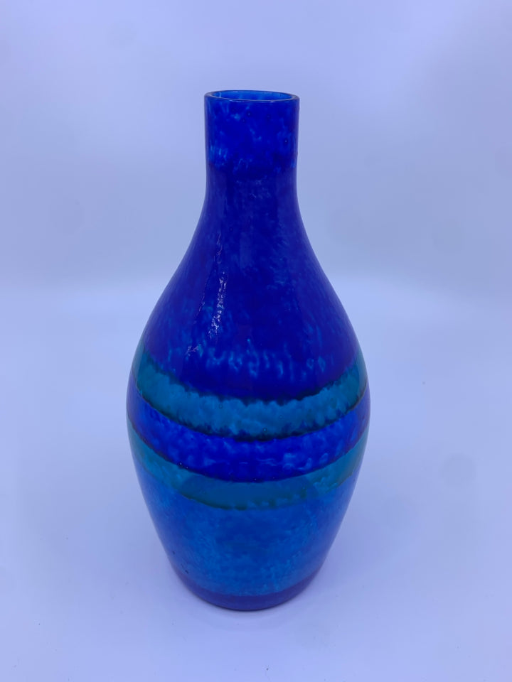 BLUE AND GREEN GLASS BUD VASE.