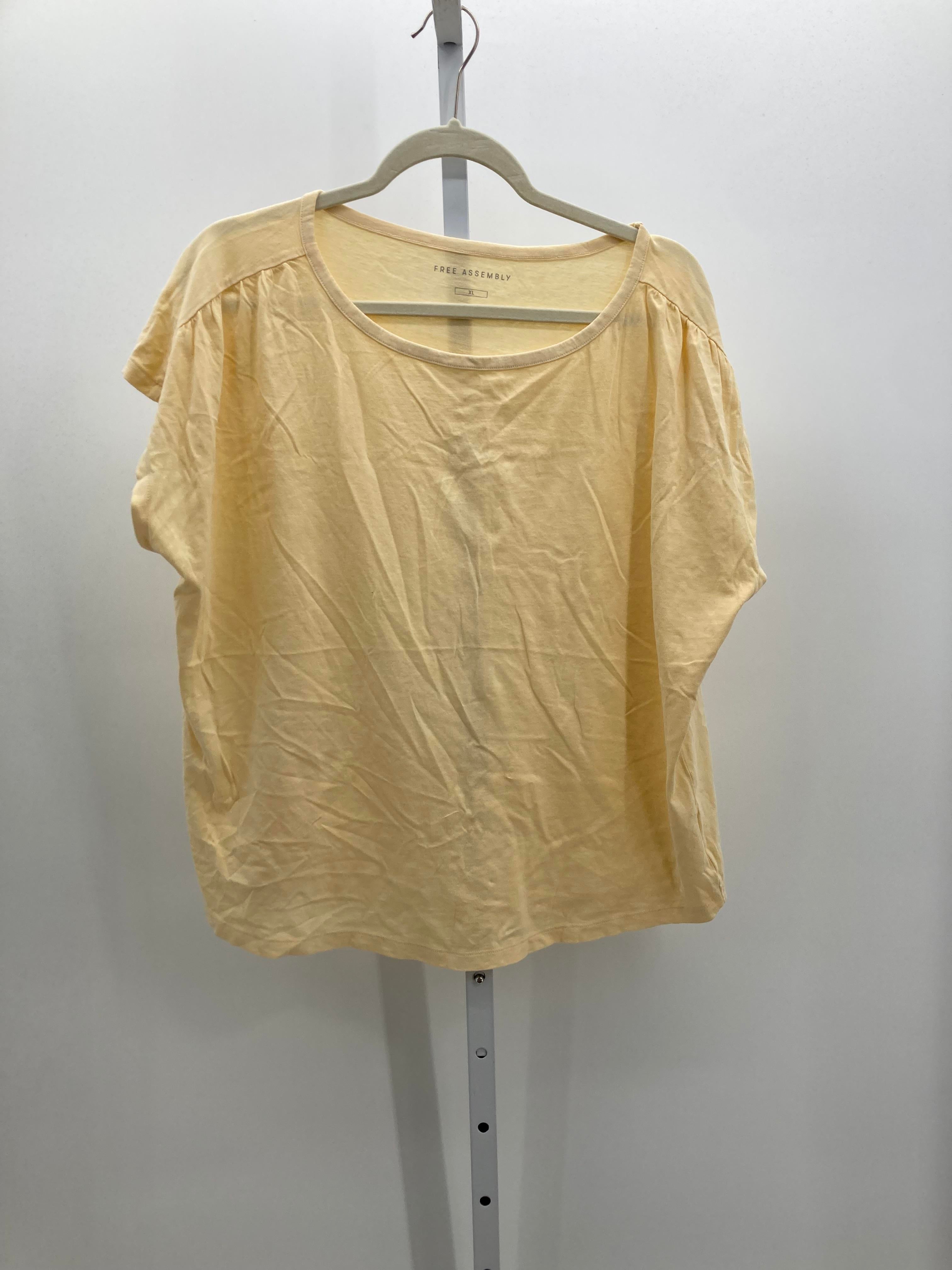 Free Assembly Size Extra Large Misses Short Sleeve Shirt