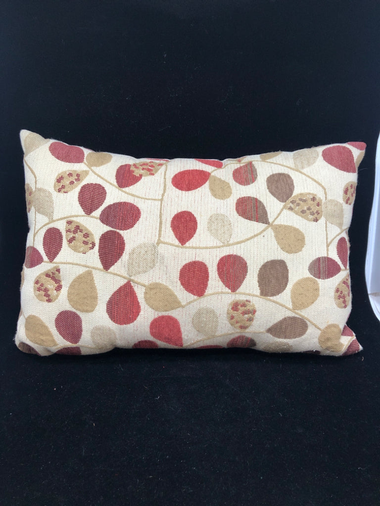 BROWN LEAF PILLOW.