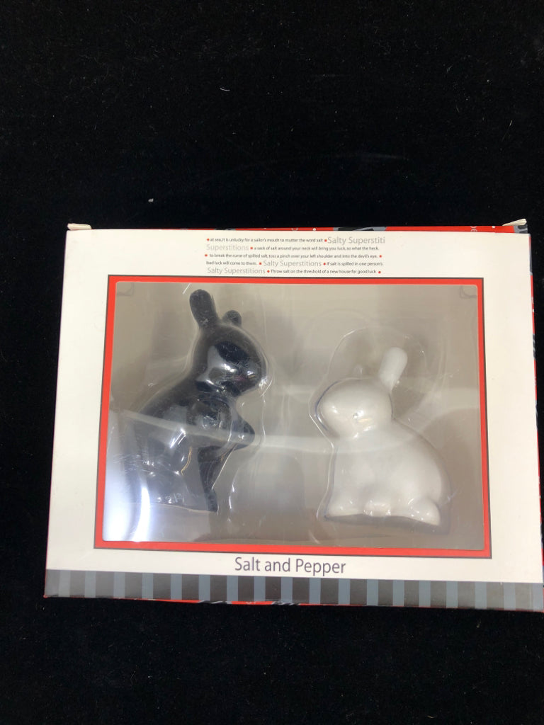 NIB BLACK & WHITE RABBIT CERAMIC S&P SHAKERS.