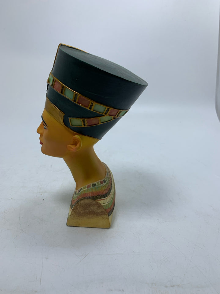 EGYPTIAN STYLE MAN W/ LARGE HAT RESIN.