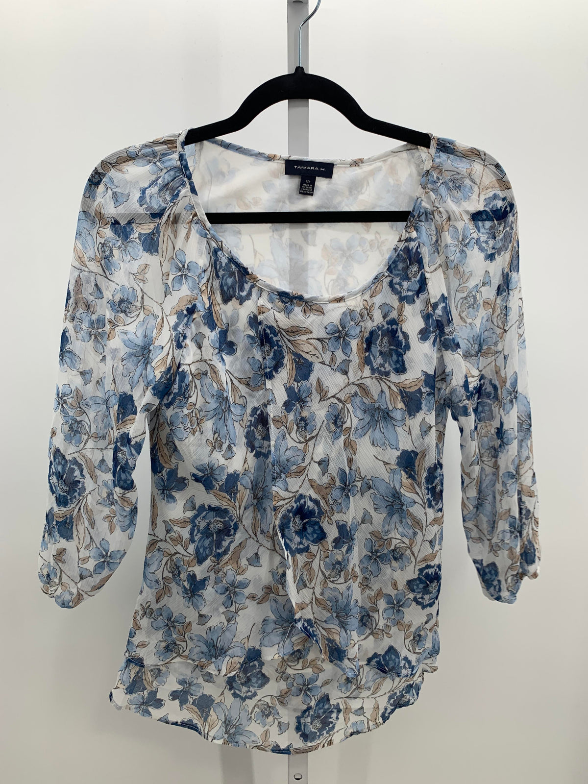 Size Small Misses 3/4 Sleeve Shirt