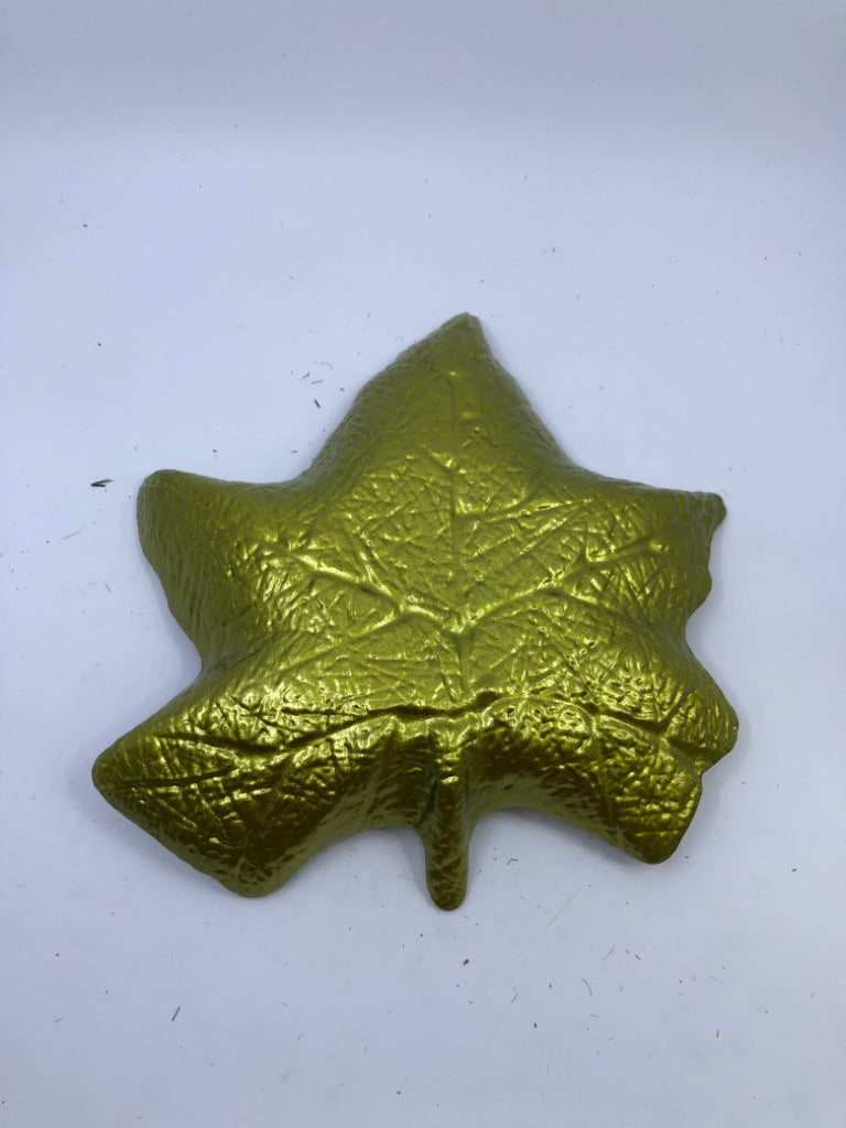 GREEN LEAF PLATE.