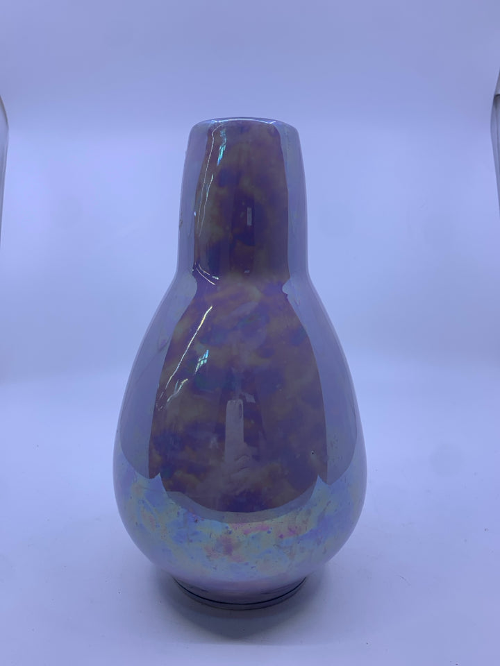 VTG PURPLE IRIDESCENT VASE.