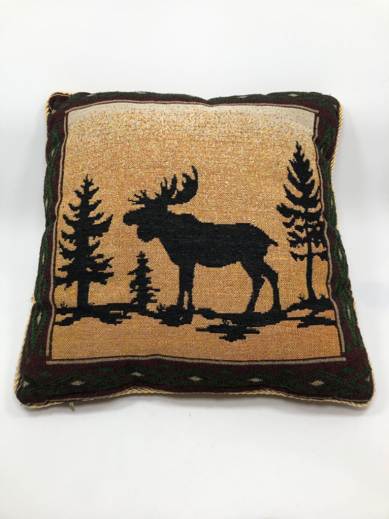 MOOSE SILHOUETTE TAPESTRY PILLOW.