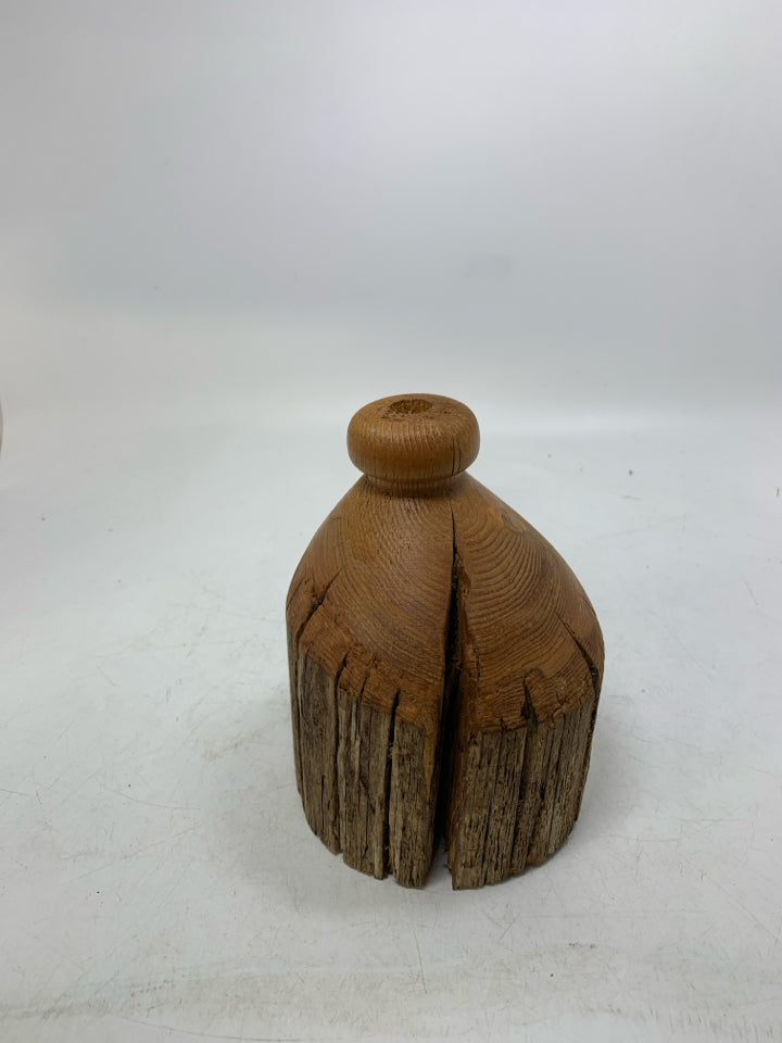 WOOD STUMP SINGLE STEM DRY VASE.