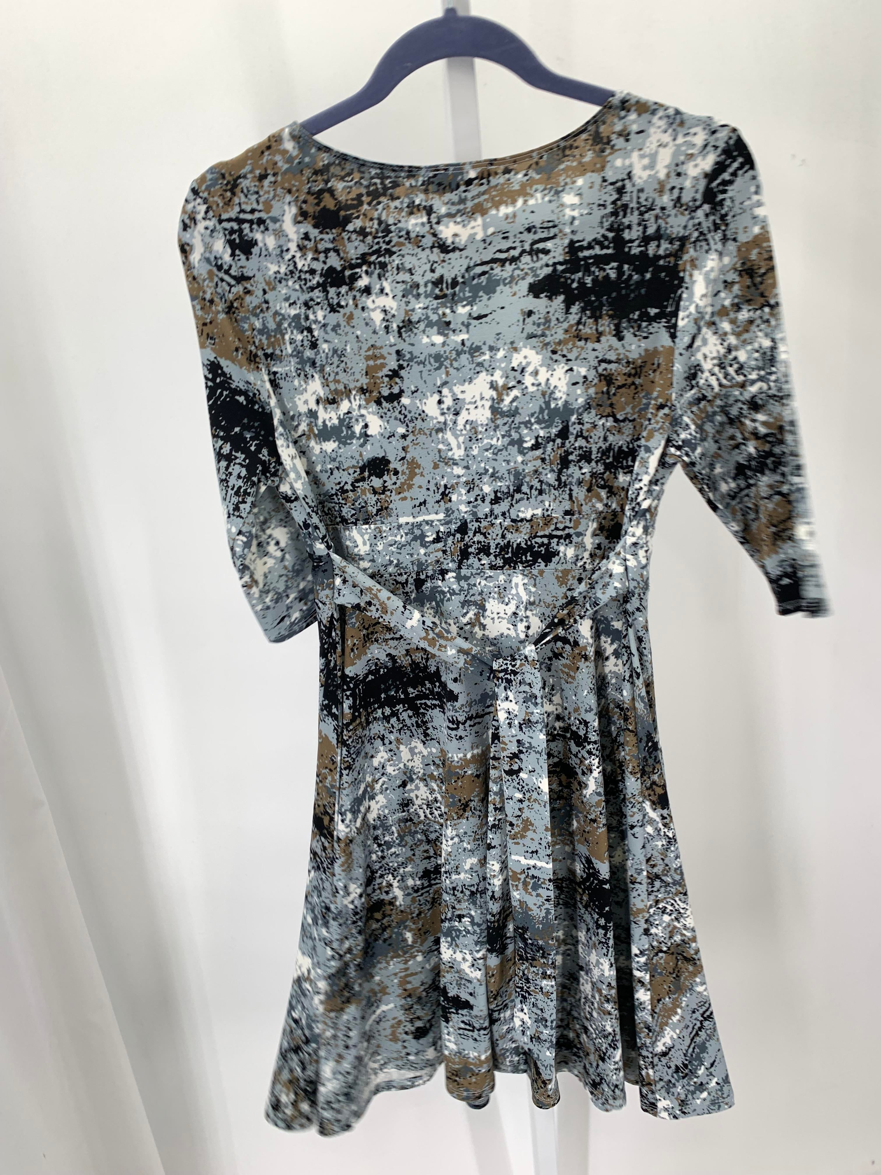 Size Medium Misses Short Sleeve Dress