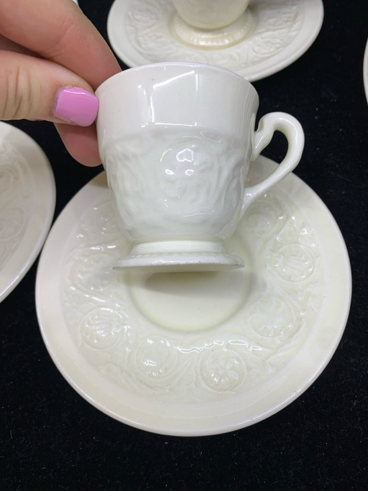 20PC VTG WEDGWOOD FLOWER SCROLL DINNER SVC FOR 4.