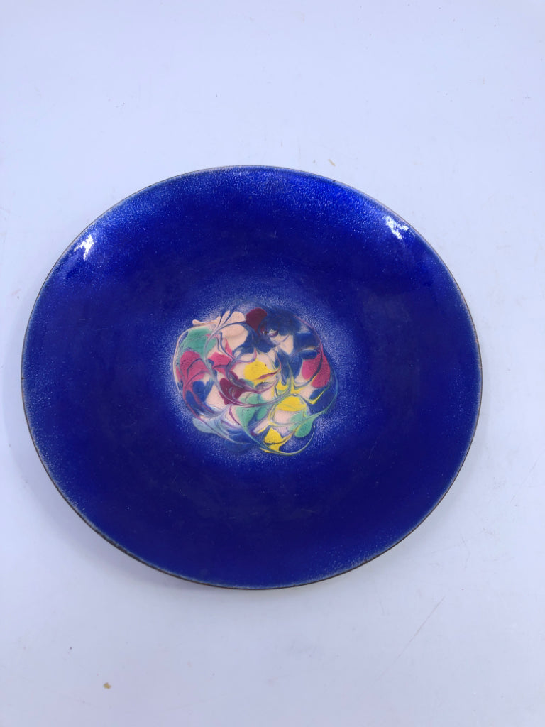 COBALT BLUE METAL CATCHALL DISH W/ COLORFUL CENTER.