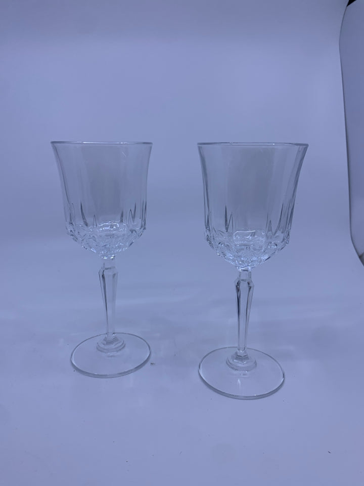 4 CUT GLASS BOTTOM WINE GLASSES.