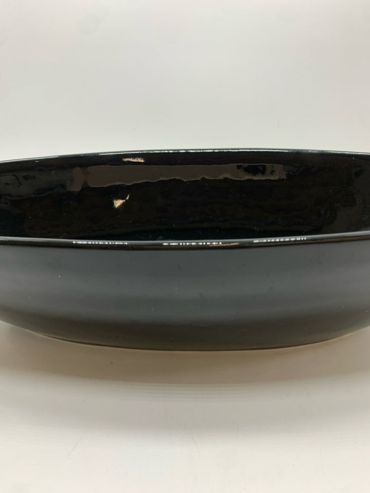 BLACK CERAMIC OVAL CENTERPIECE BOWL.