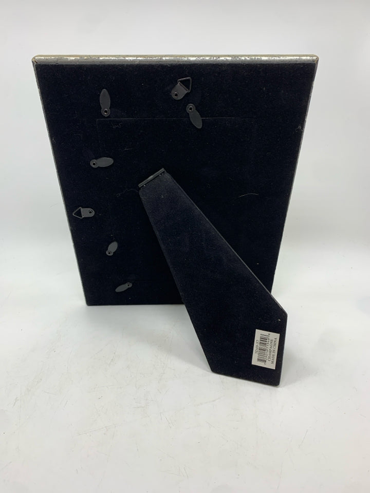 GOLD TEXTURED PICTURE FRAME.
