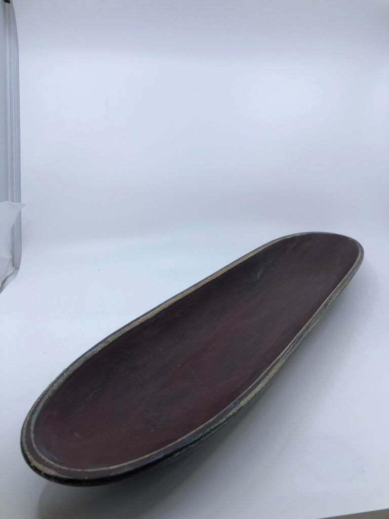 LONG OVAL DOUGH BOWL TRAY.