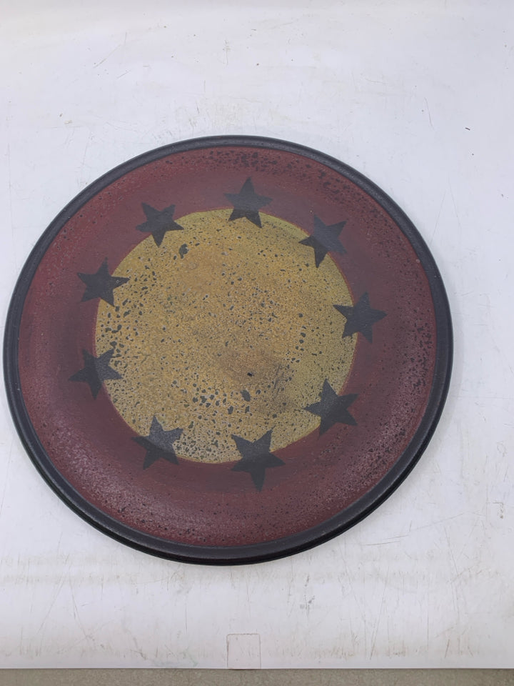 MAROON, YELLOW STARS ON RIM PLATE.