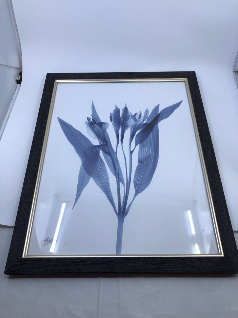 BLUE STEM FLOWER/LEAVES WHITE BACKGROUND WALL ART.