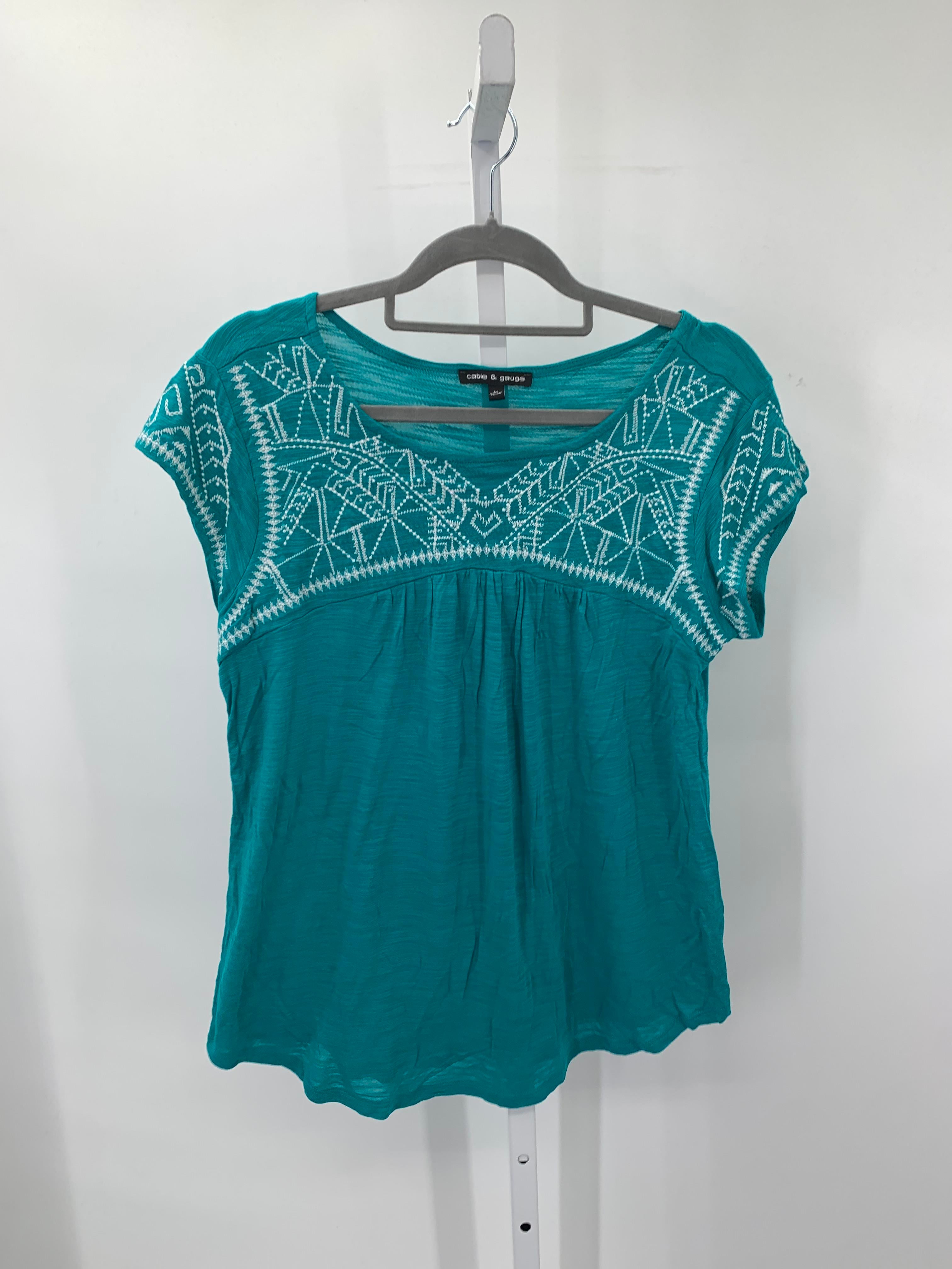 Cable & Gauge Size Medium Misses Short Sleeve Shirt