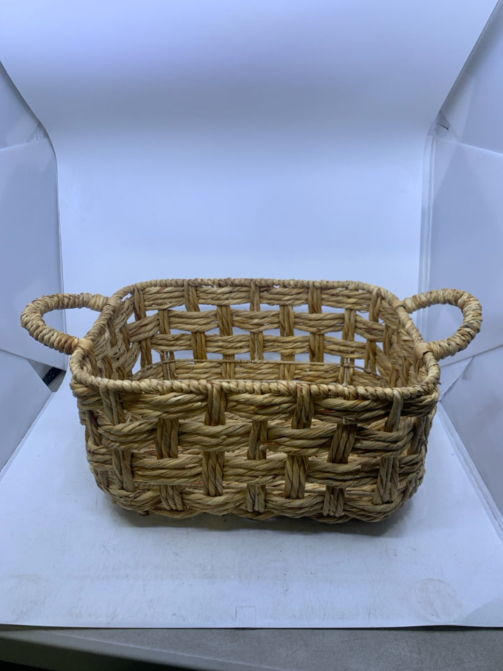 BLONDE RECTANGLE LOOSE WOVEN BASKET W/ HANDLES.