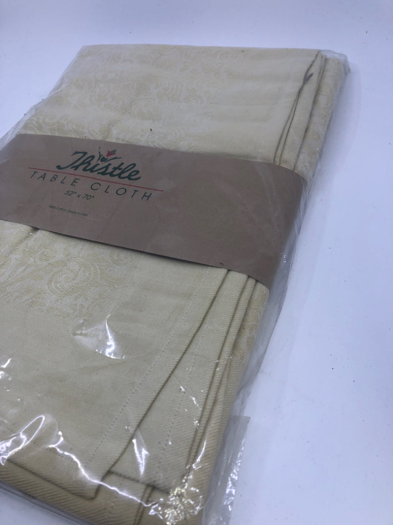 NIP CREAM TABLECLOTH.
