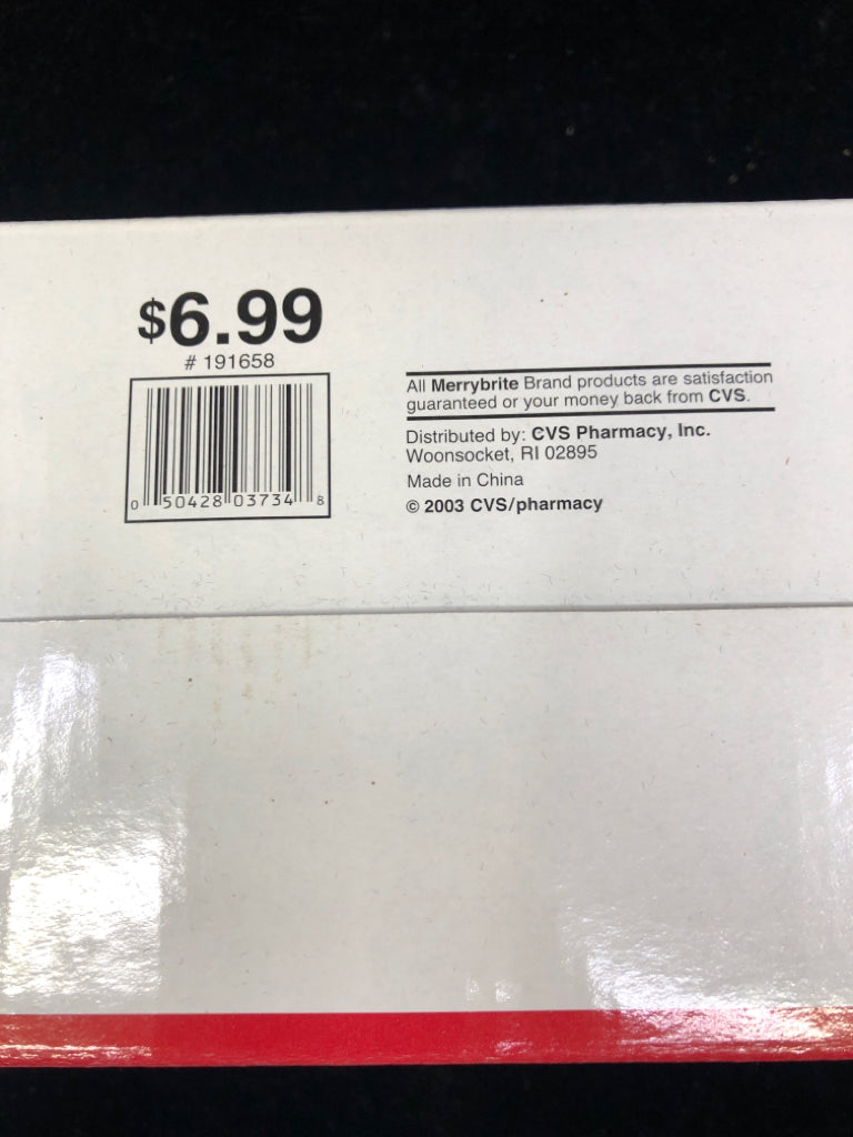 NIB STONEWARE HOLLY WREATH GRAVY BOAT.