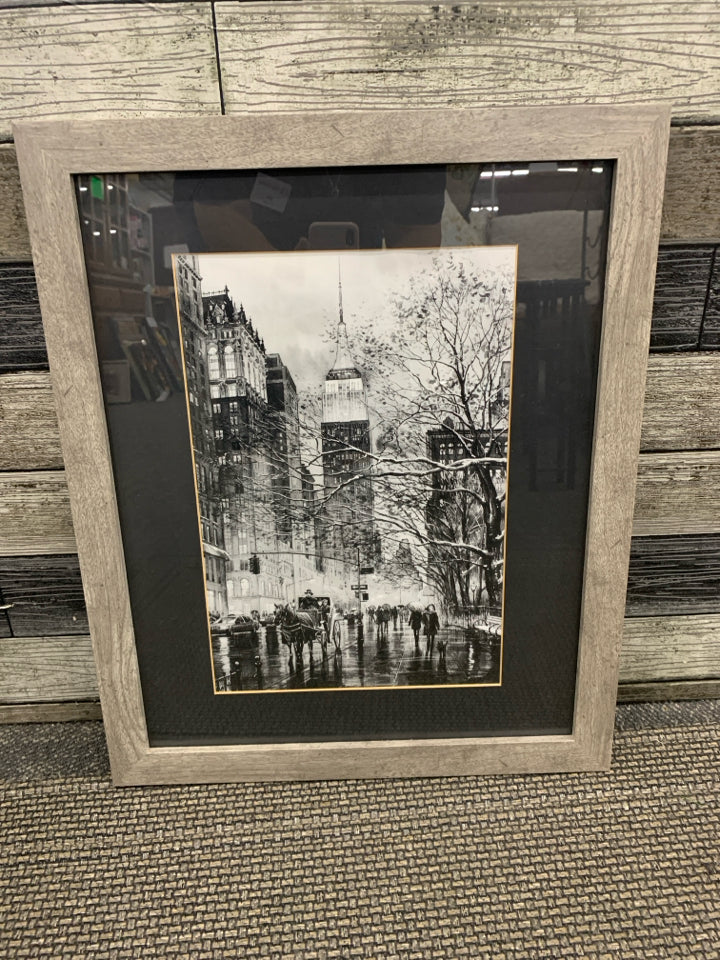 BLACK/WHITE NYC PHOTO IN GREY FRAME.