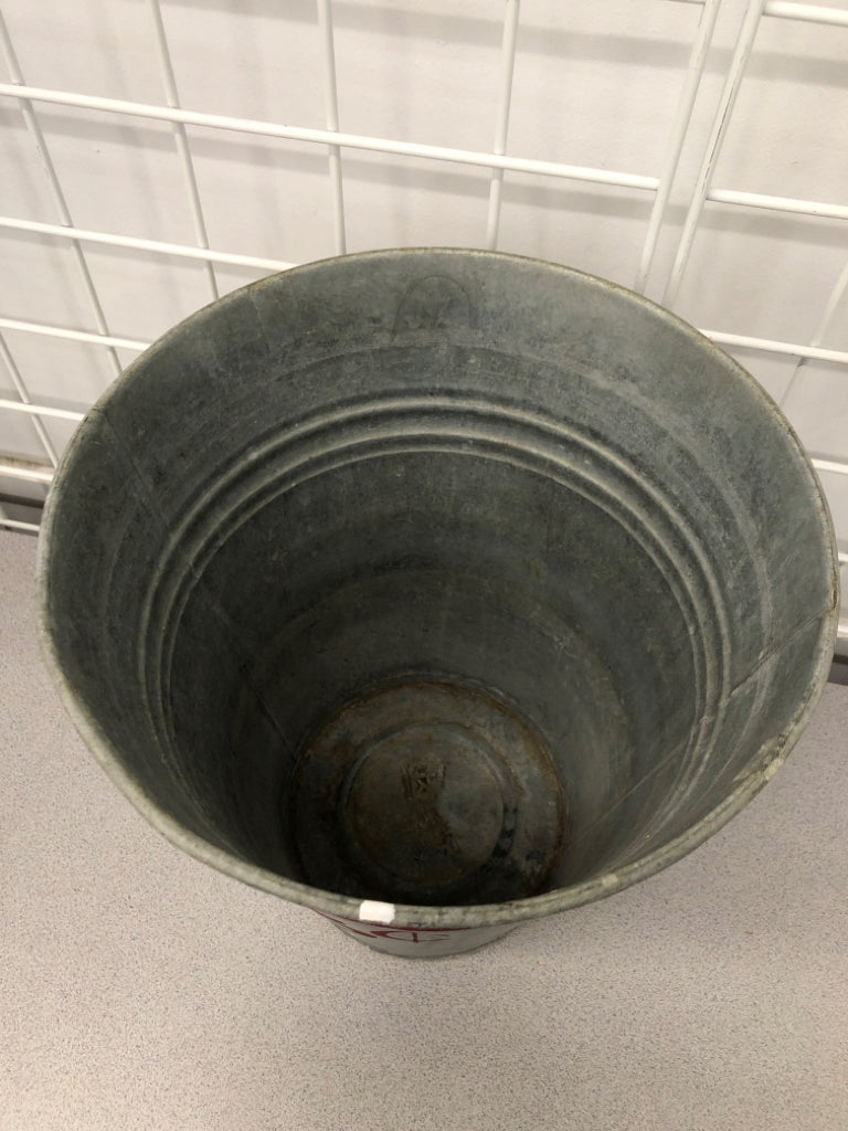 METAL BUCKET 5 CENT.