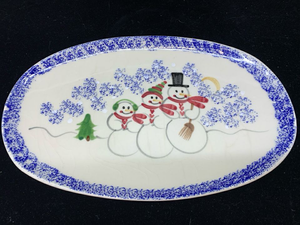 OVAL SNOWMAN FAMILY SERVING DISH.