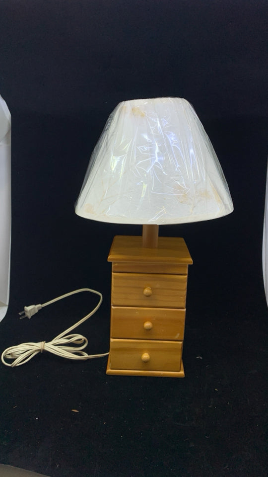BLONDE WOOD W 3 DRAWER AND WHITE SHADE LAMP.