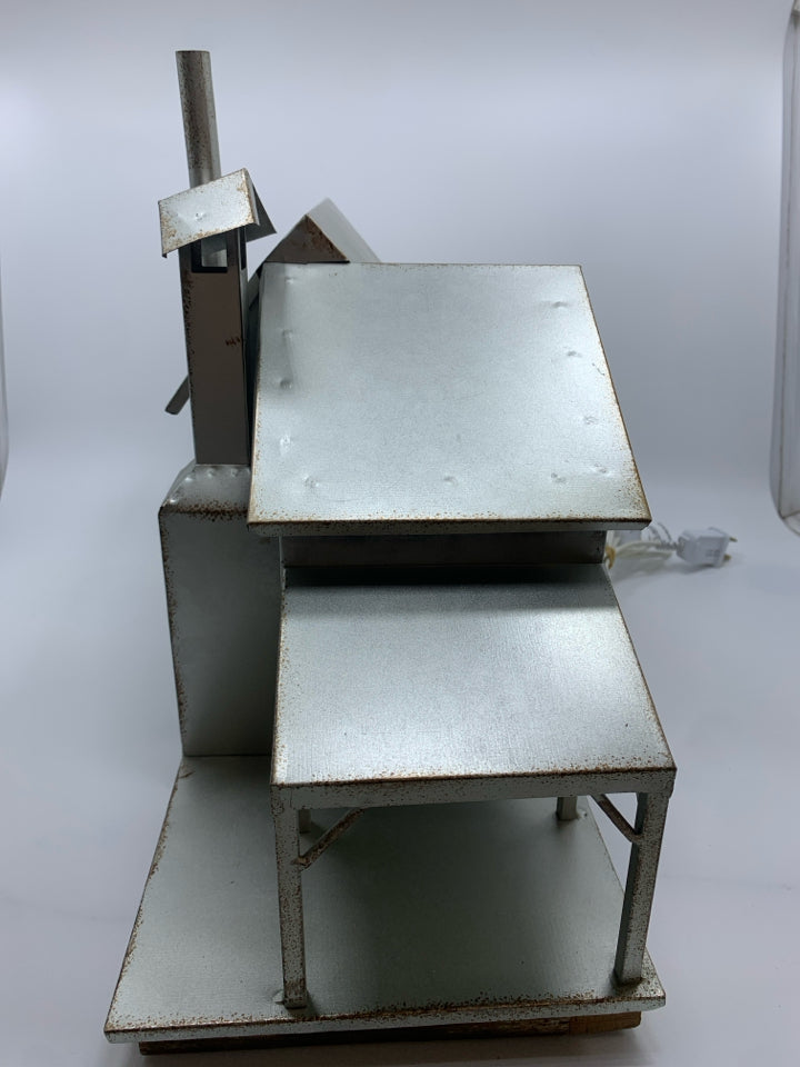 LIGHT-UP METAL HOUSE.