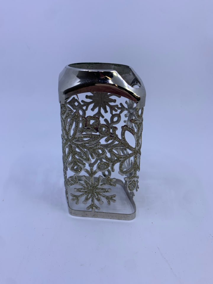 SILVER SNOWFLAKE SOAP BOTTLE HOLDER.