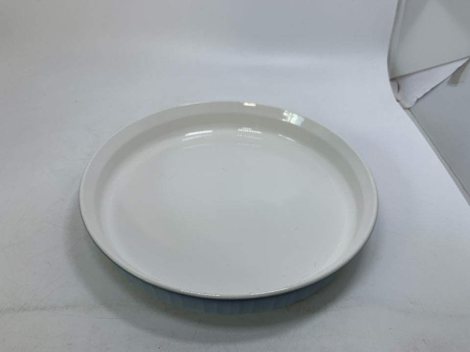 LIGHT BLUE RIBBED TART DISH.