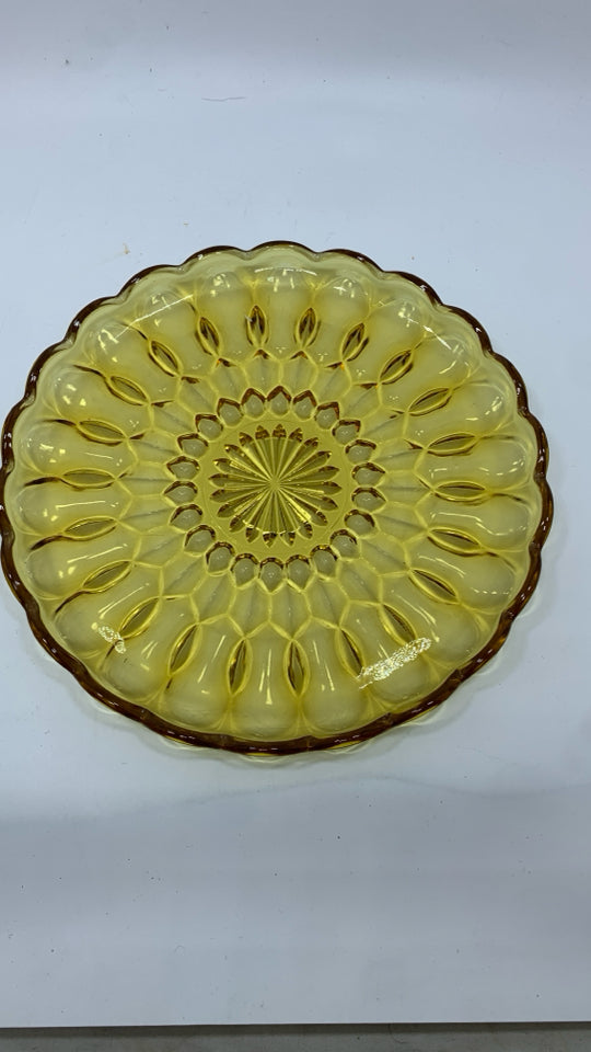 VTG GLASS SCALLOP-EDGE PLATTER.