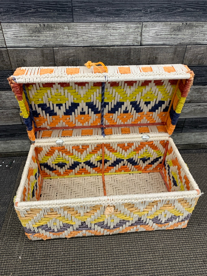 MULTI-COLOR WOVEN CHEST.