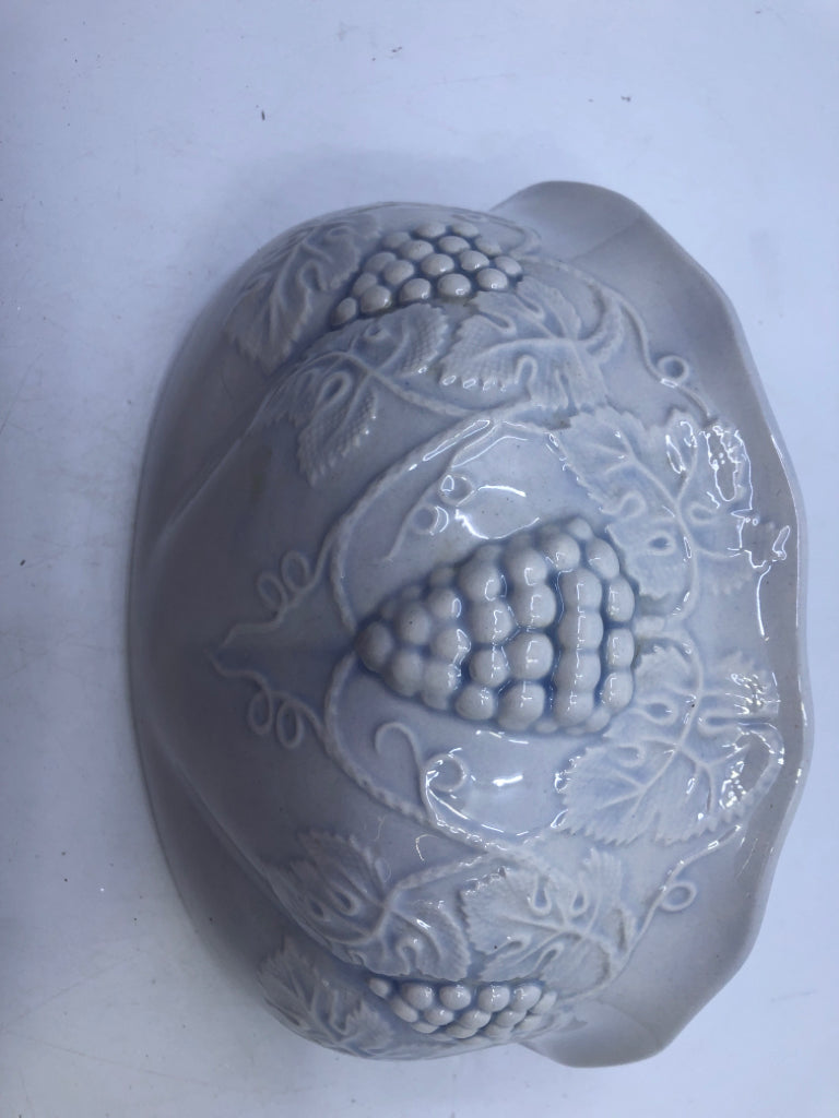 2 PIECE GRAPE EMBOSSED CERAMIC WALL FOUNTAIN.