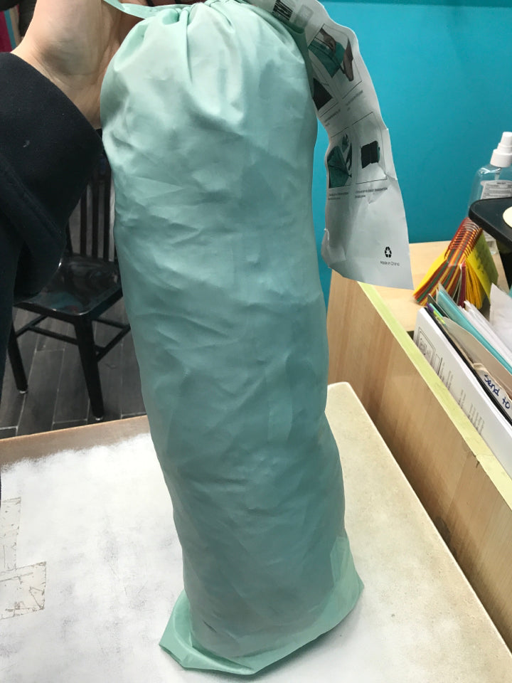 NWT Folding Beach Tent