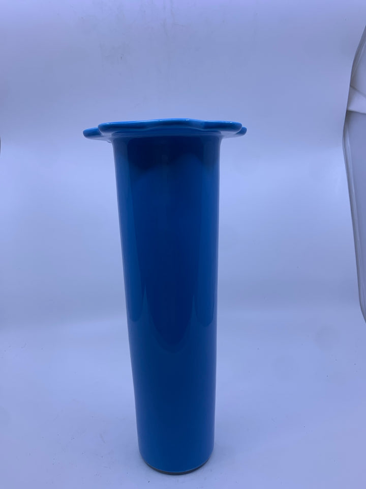 BLUE FLARED TOP FLORAL SHAPE VASE.