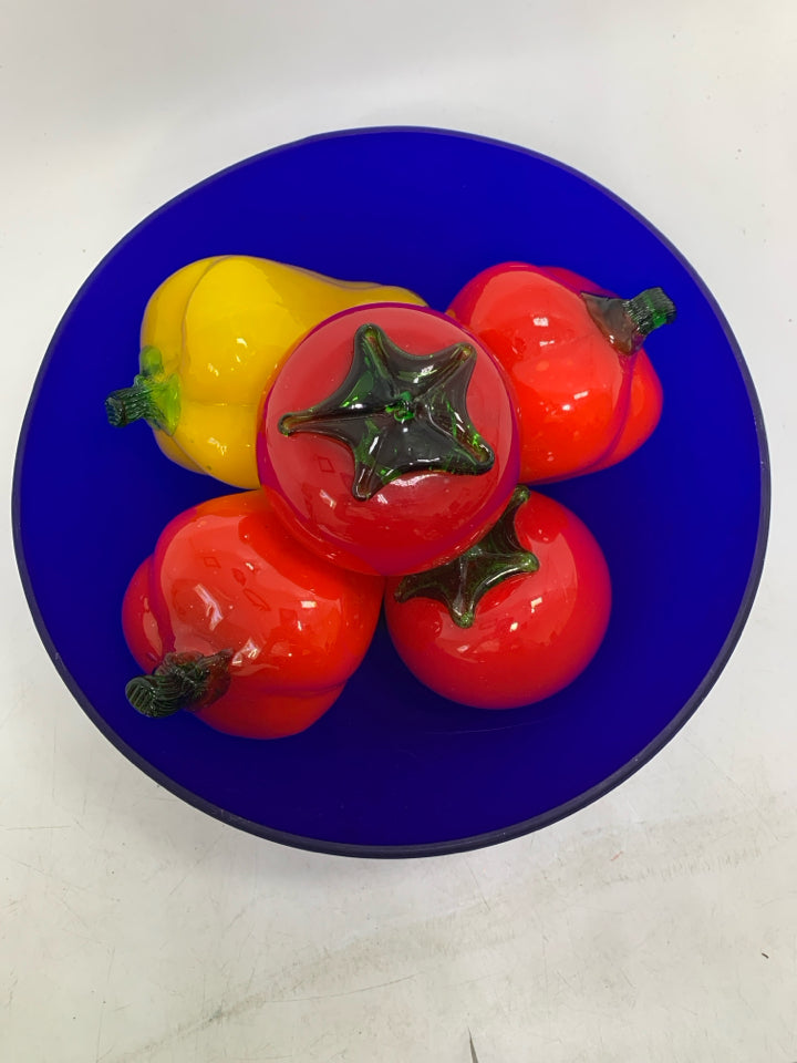 6 PC DARK BLUE GLASS BOWL W/ 5 BLOWN GLASS LOOSE VEGGIES.