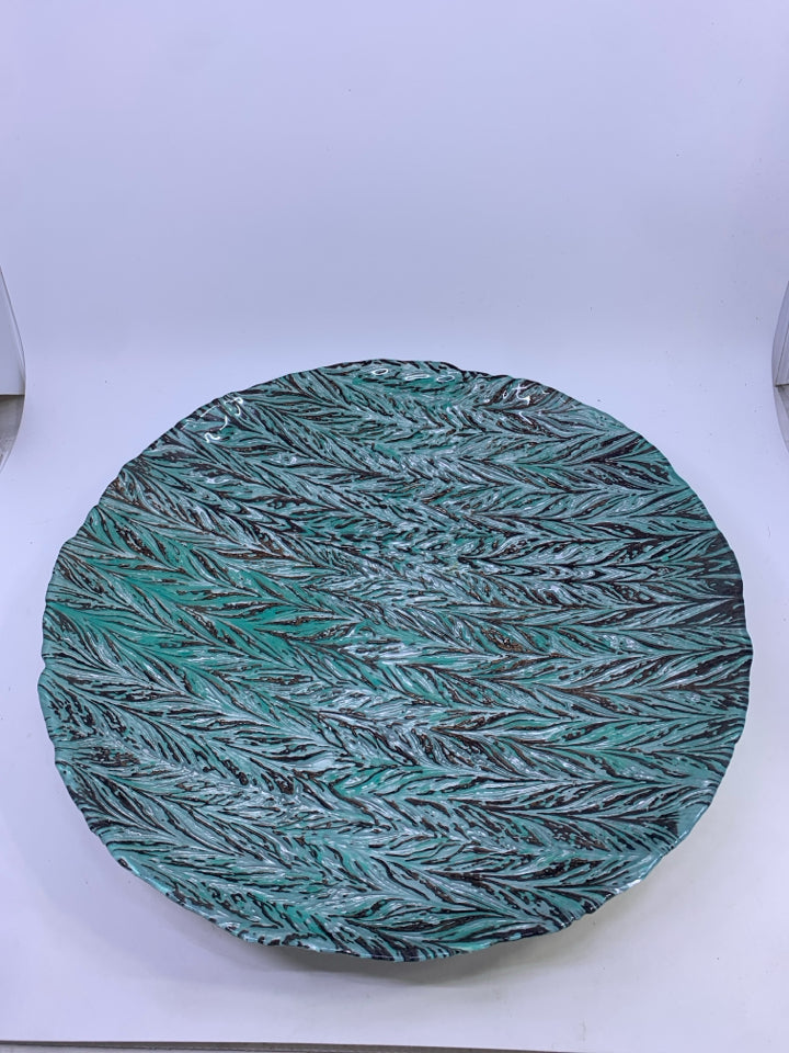 LARGE TEAL FEATHER PATTERN CENTERPIECE.