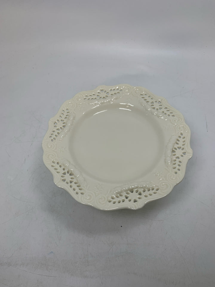DETAILED PIERCED SMALL CAKE STAND.