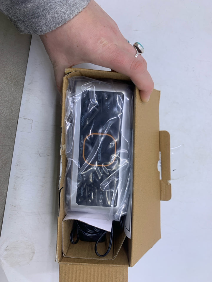 NIB EMERSON SMART SET ALARM CLOCK.