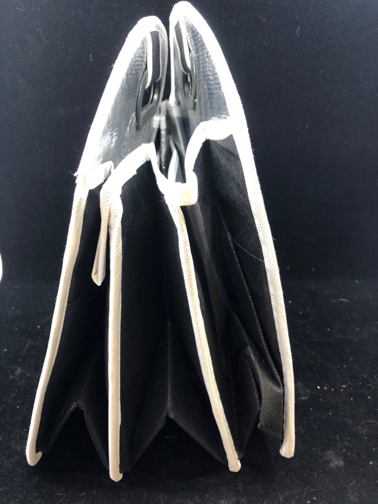 BLACK 3 DIVIDED INSULATED FOLDING CARRIER.