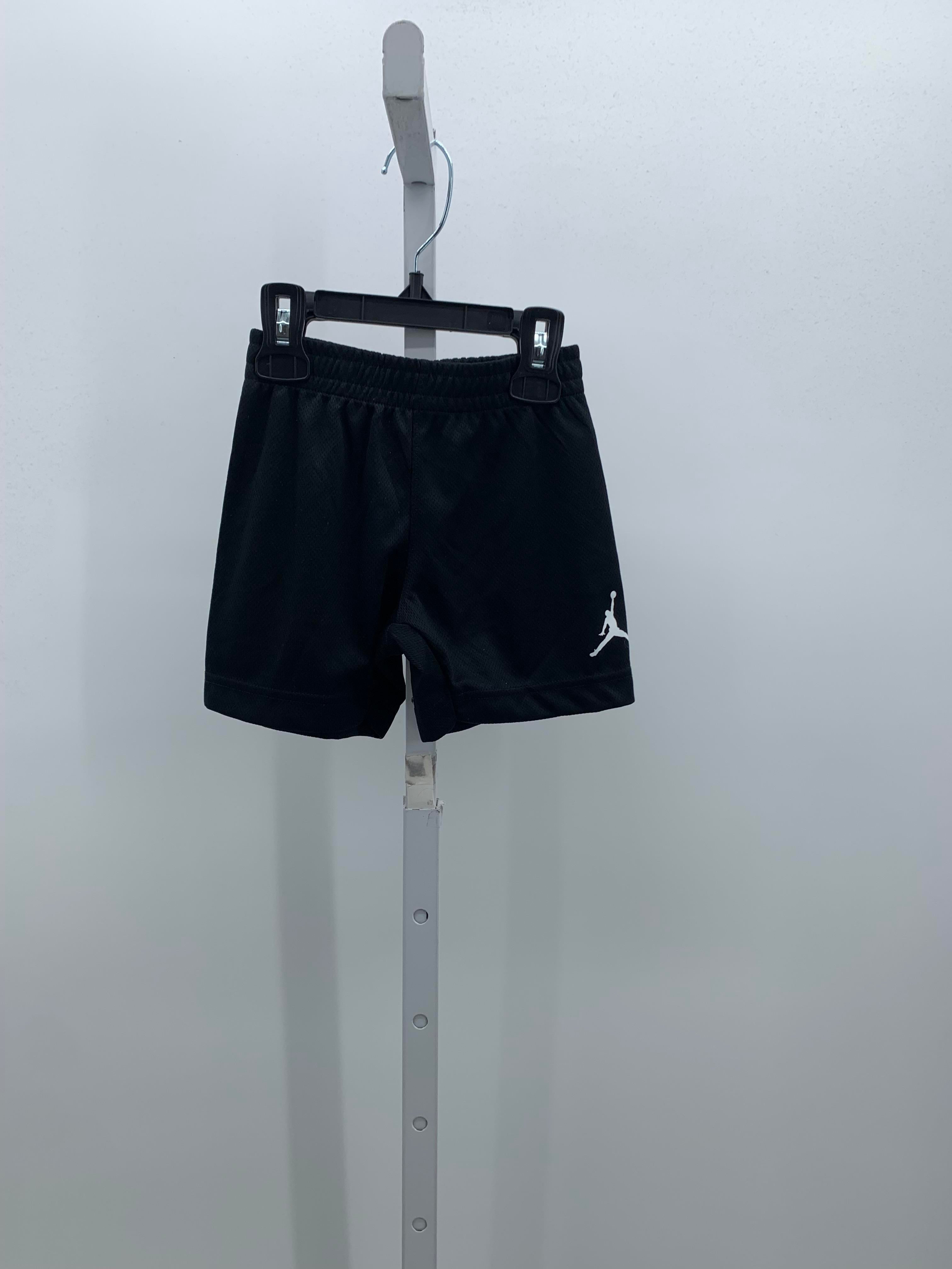 BASKETBALL SHORTS.