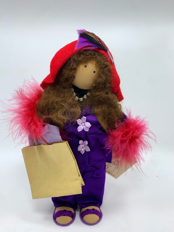 LIZZIE HIGH PURPLE DRESS FIGURINE.