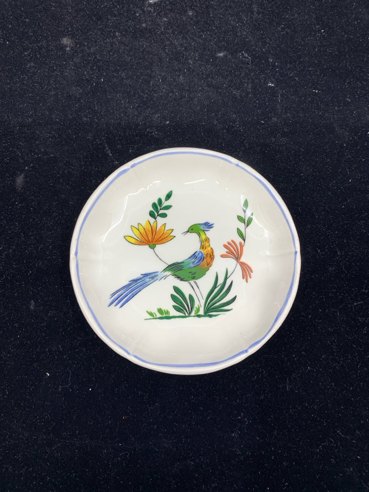 SMALL VTG BIRD PAINTED RING CATCH.